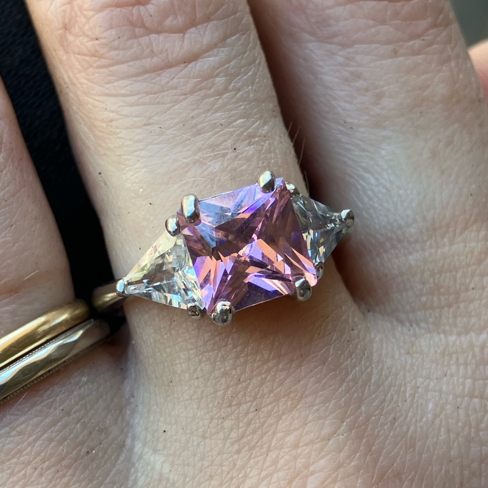 VINTAGE STYLE CUSHION-CUT PINK GLASS STONE OR CUBIC ZIRCONIA size 7